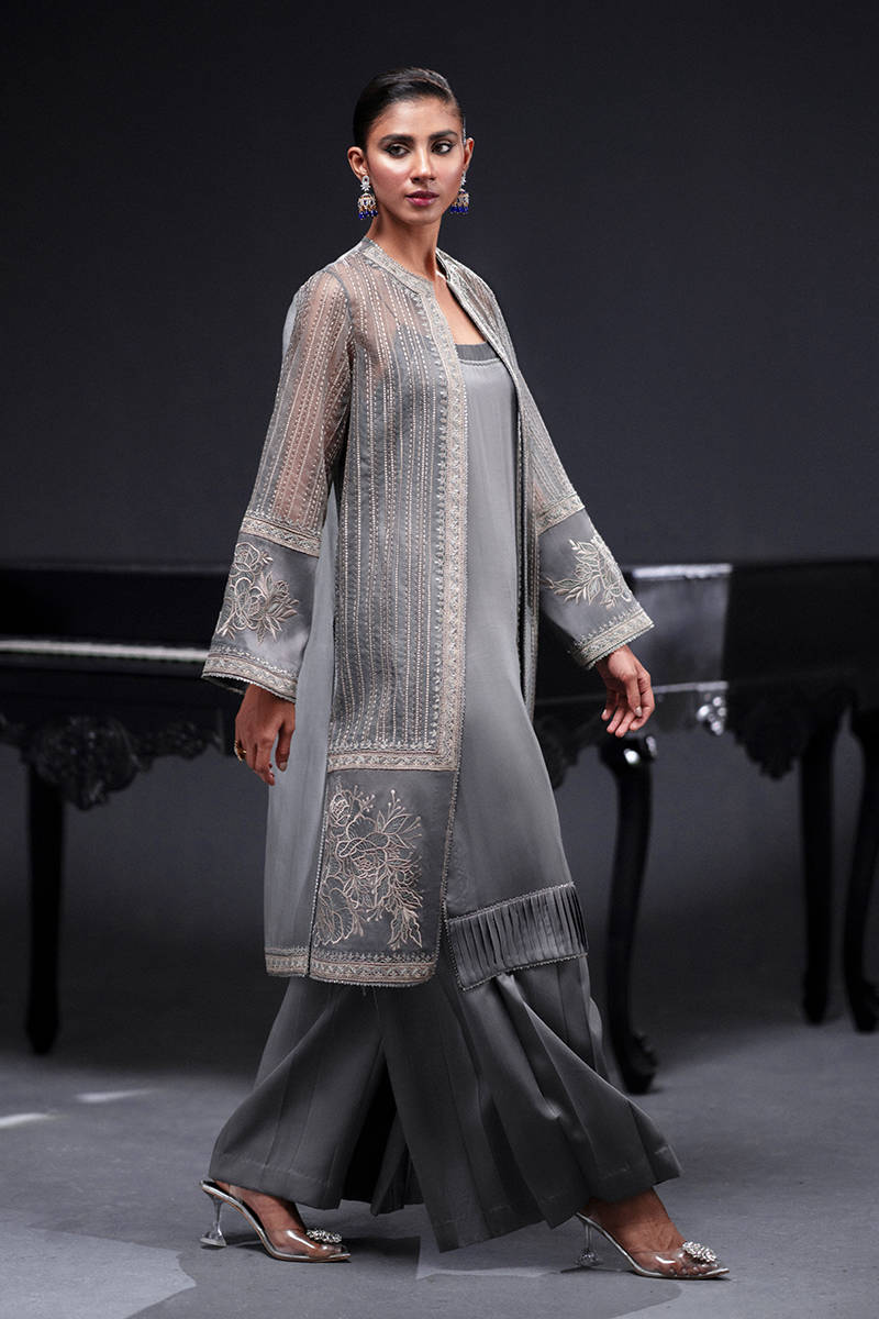 MNR | Chai Coffee Luxury Pret | Grey Eminance