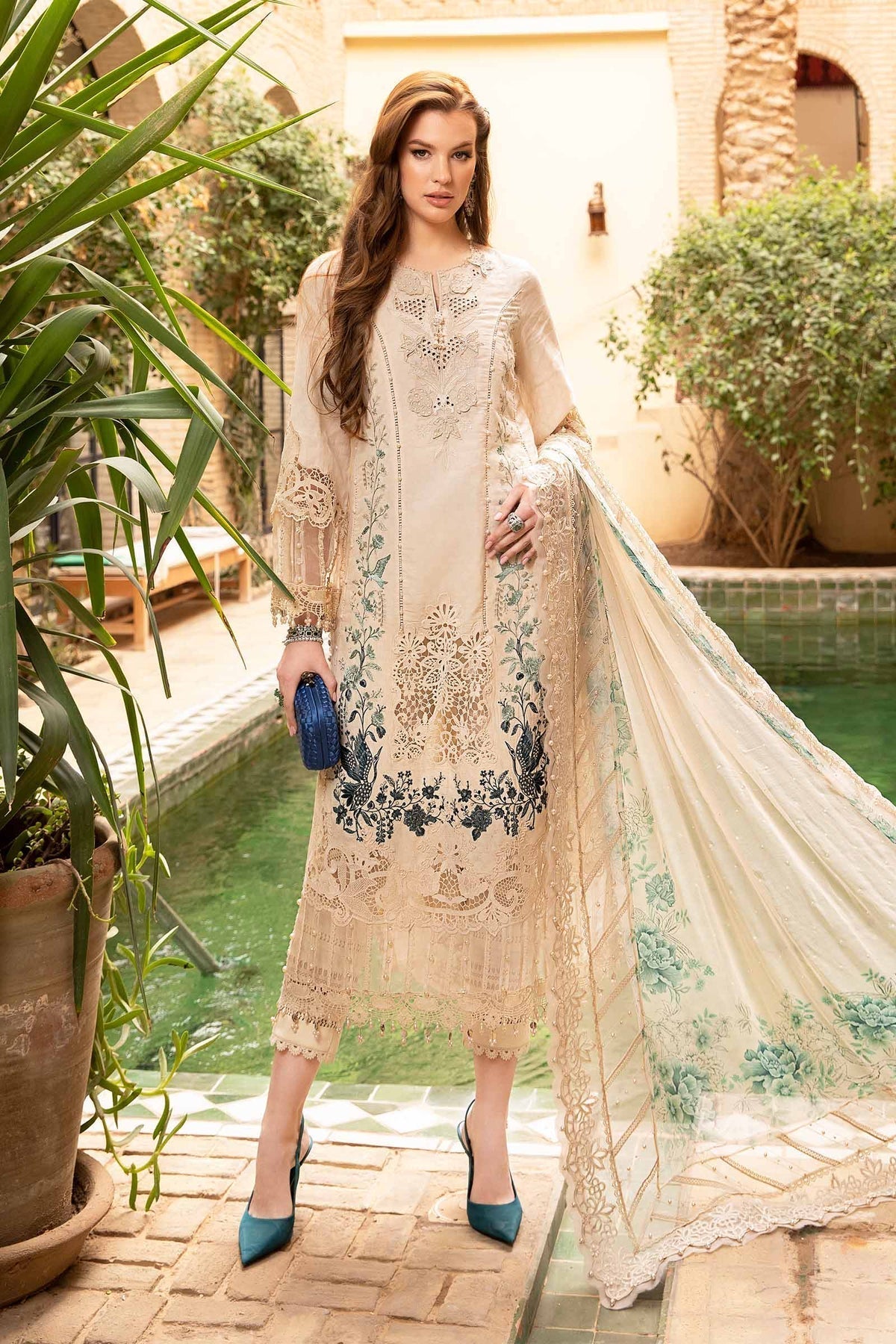 Maria B - D-2414-B - Lawn