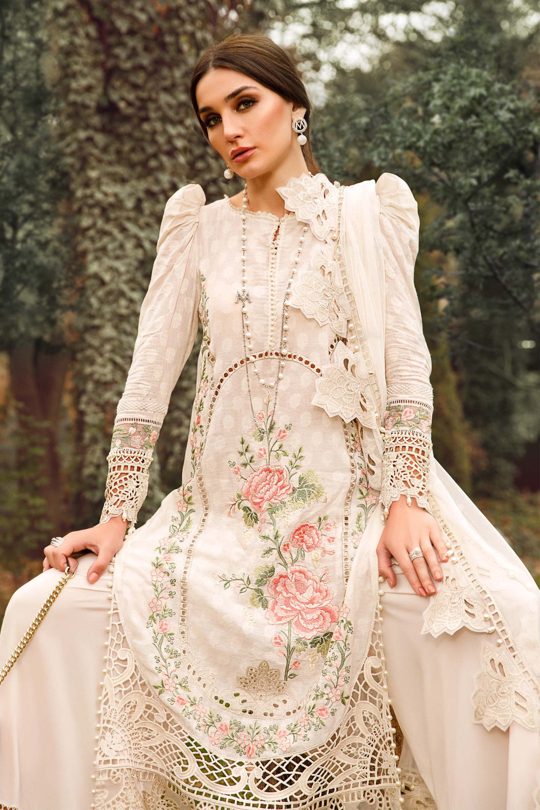 MARIA B EMBROIDED LAWN  D-2302-A