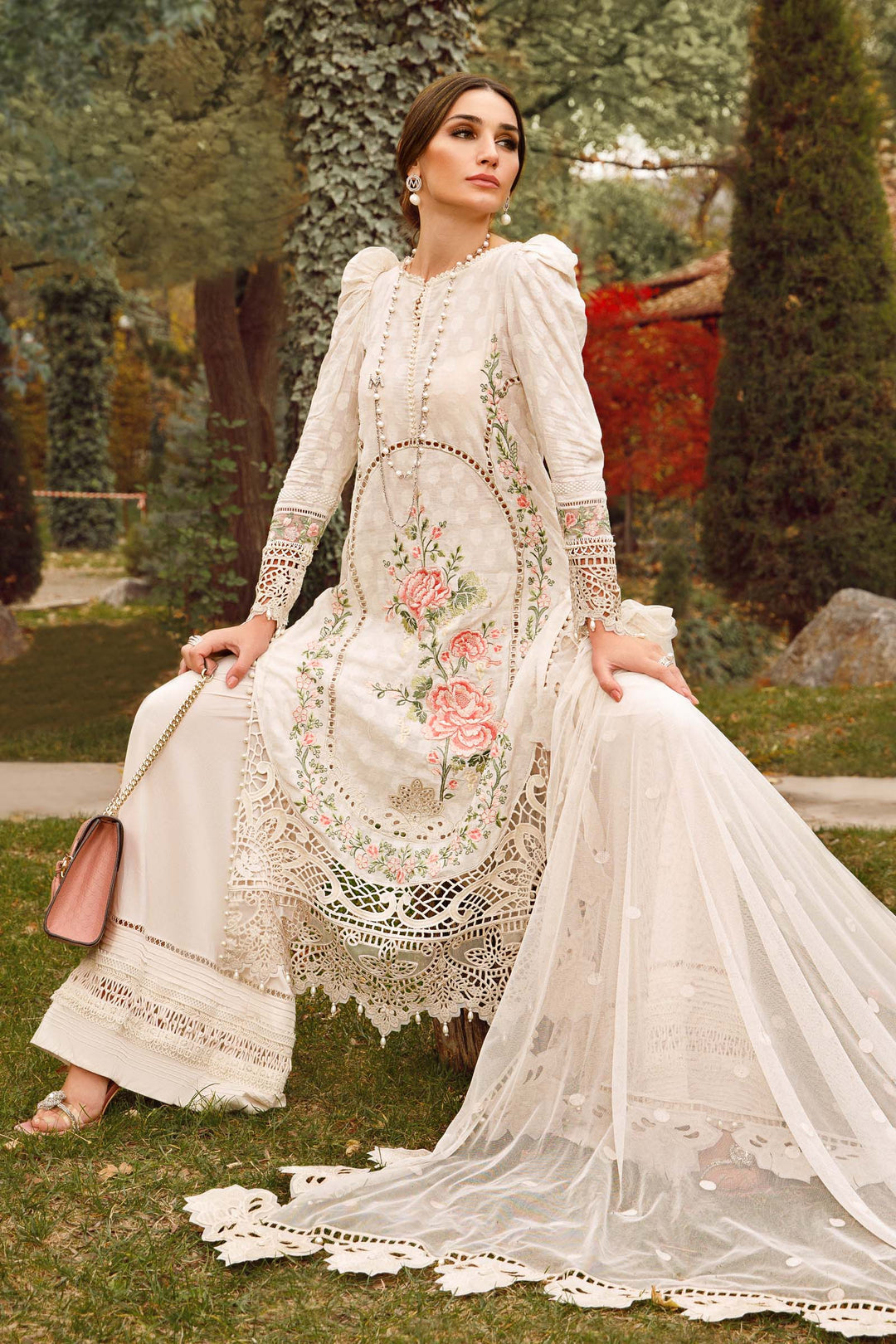 MARIA B EMBROIDED LAWN  D-2302-A